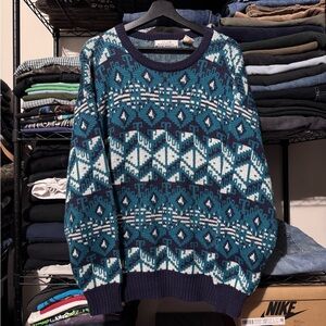 Geometric Patterned Crew Neck Sweater